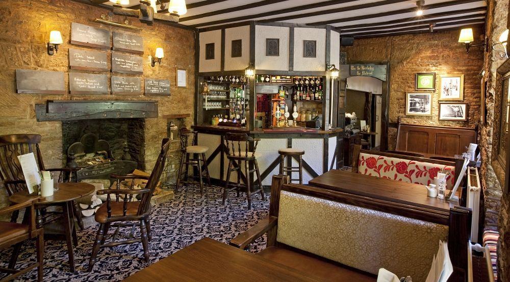 Hunters Hall Inn By Greene King Inns Kingscote Exterior foto