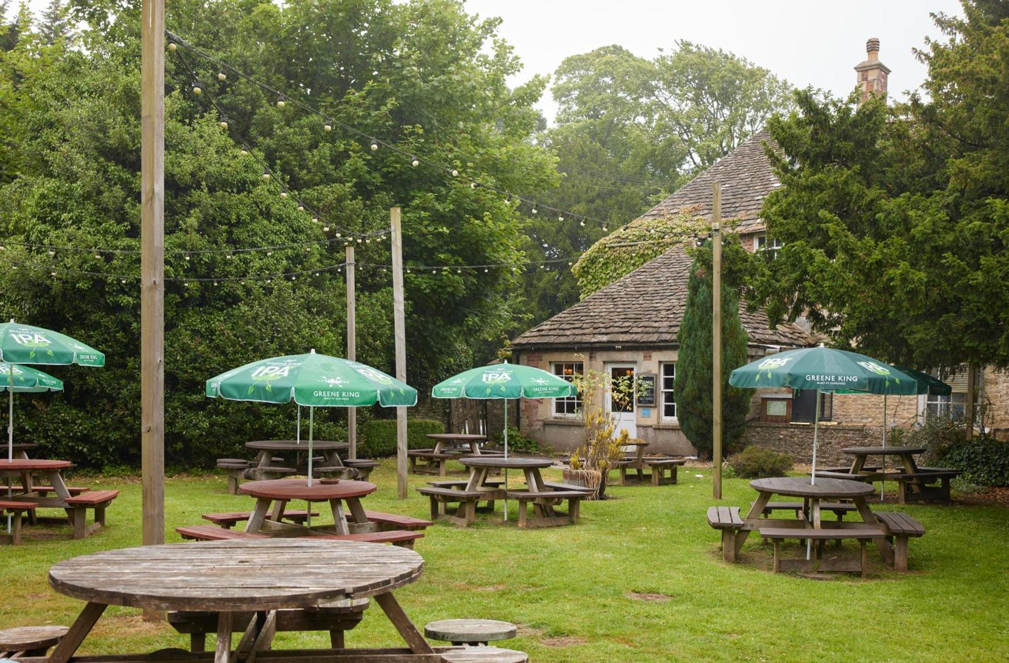 Hunters Hall Inn By Greene King Inns Kingscote Exterior foto