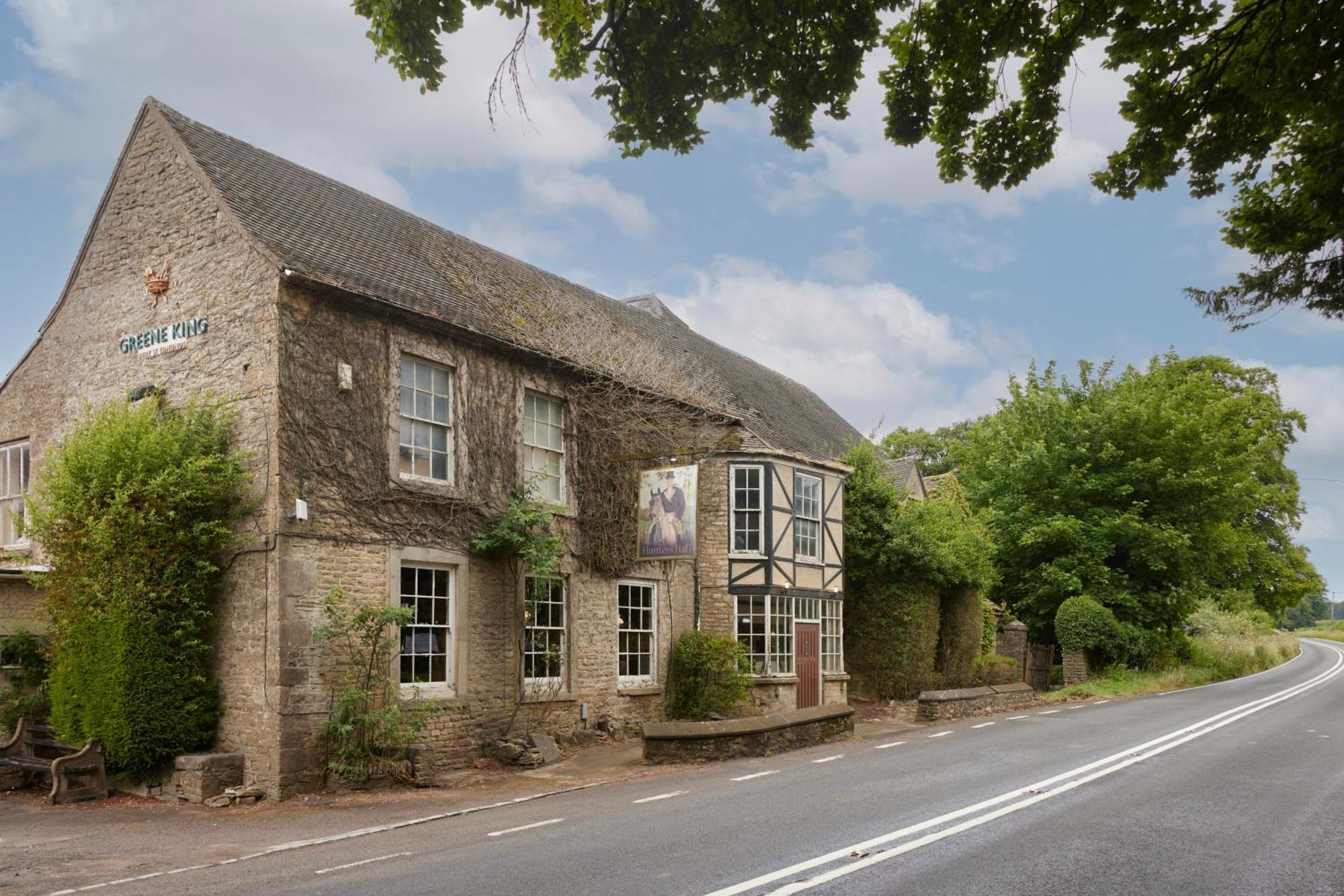 Hunters Hall Inn By Greene King Inns Kingscote Exterior foto